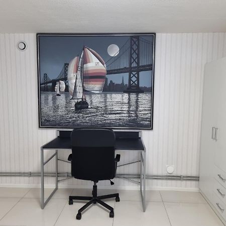 Moonlight - Trevlig Kallarlagenhet Apartment Broby Ngoại thất bức ảnh