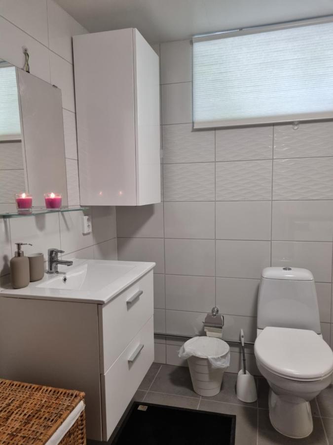 Moonlight - Trevlig Kallarlagenhet Apartment Broby Ngoại thất bức ảnh