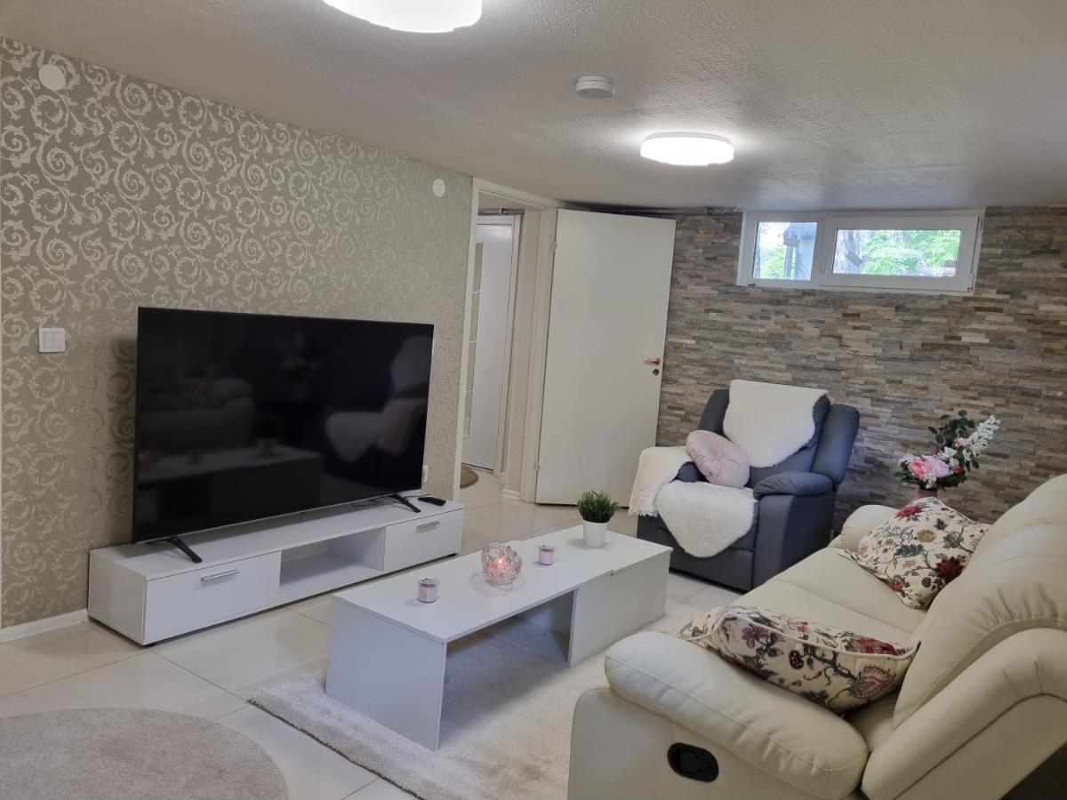 Moonlight - Trevlig Kallarlagenhet Apartment Broby Ngoại thất bức ảnh