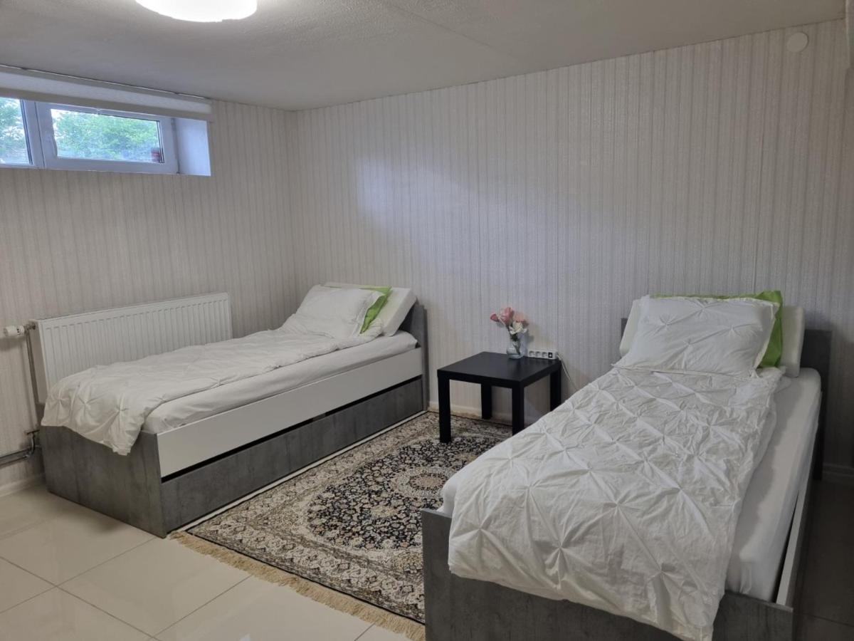 Moonlight - Trevlig Kallarlagenhet Apartment Broby Ngoại thất bức ảnh