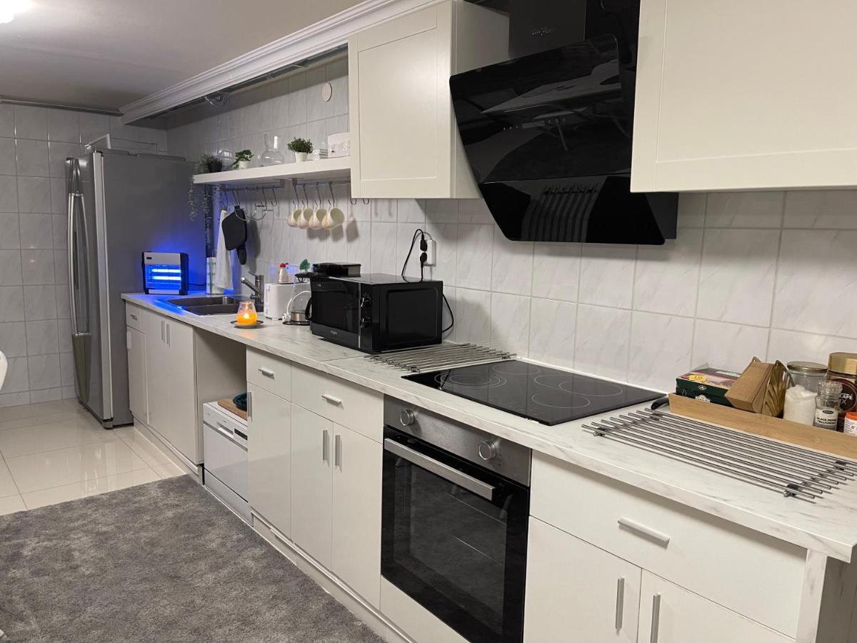 Moonlight - Trevlig Kallarlagenhet Apartment Broby Ngoại thất bức ảnh